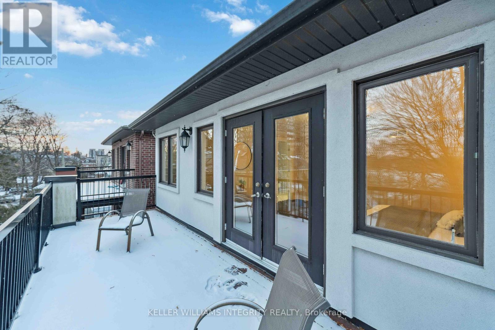 












612 BESSERER STREET

,
Ottawa,




Ontario
K1N6C9

