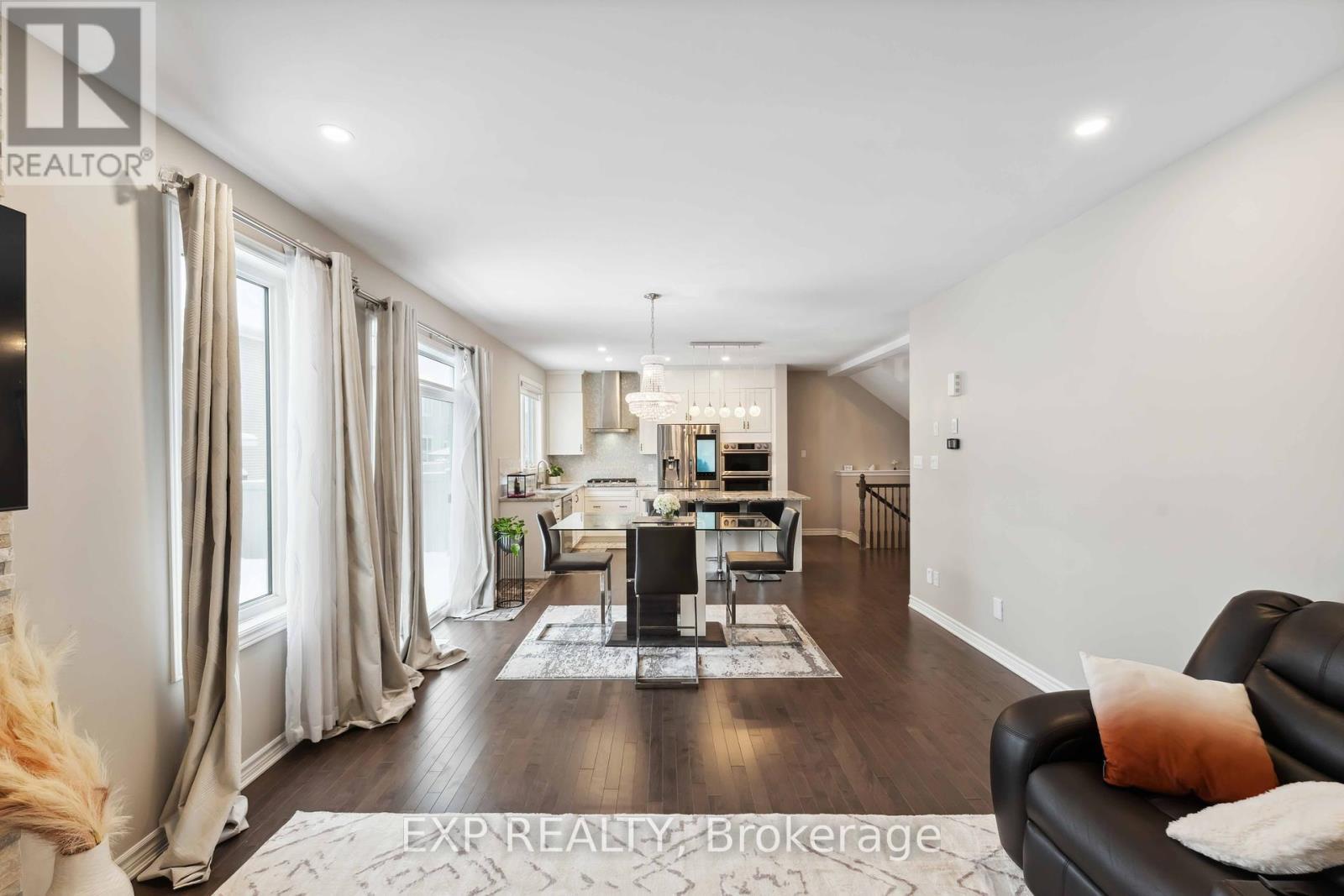 












107 AUBRAIS CRESCENT

,
Ottawa,




Ontario
K1W0M9

