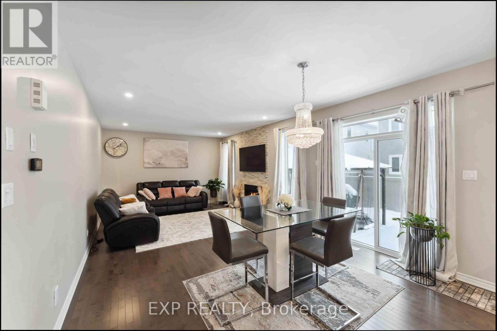 












107 AUBRAIS CRESCENT

,
Ottawa,




Ontario
K1W0M9


