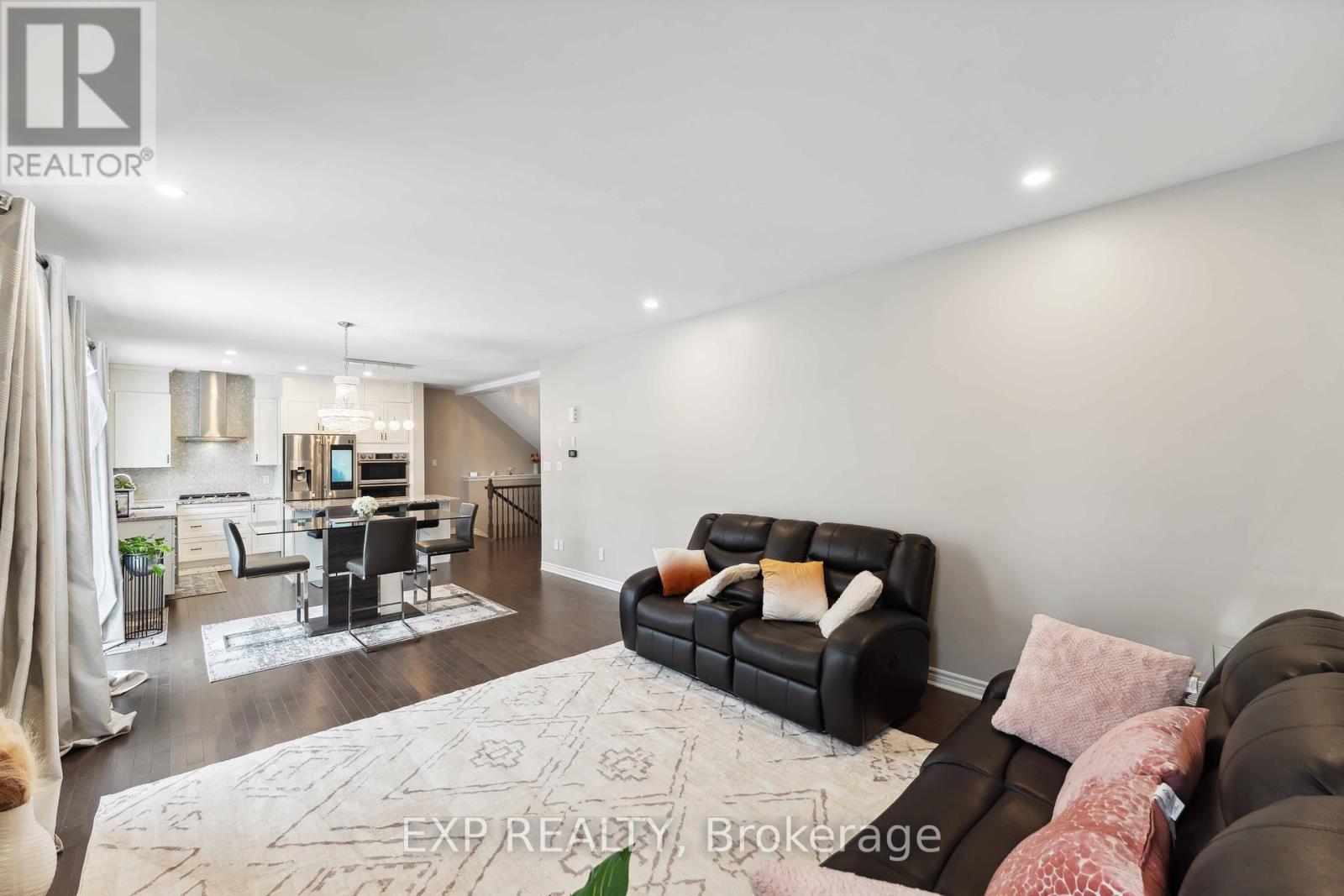 












107 AUBRAIS CRESCENT

,
Ottawa,




Ontario
K1W0M9

