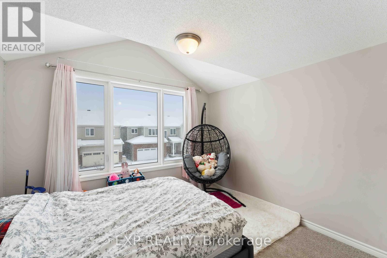 












107 AUBRAIS CRESCENT

,
Ottawa,




Ontario
K1W0M9

