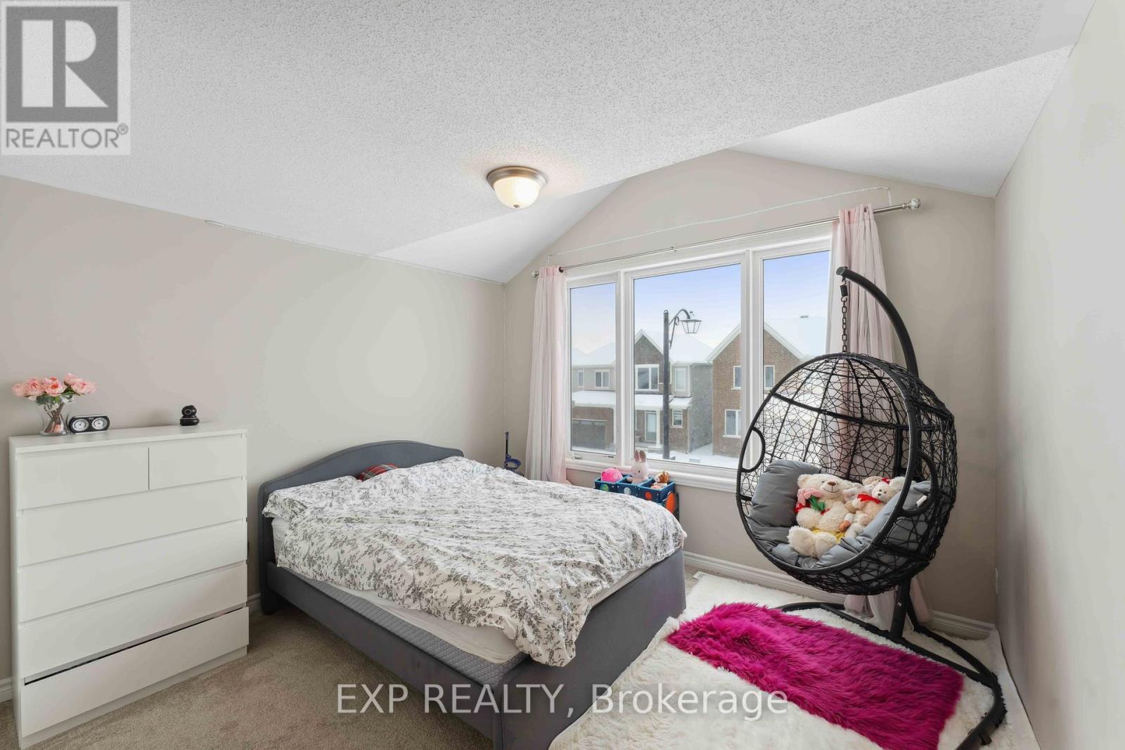 












107 AUBRAIS CRESCENT

,
Ottawa,




Ontario
K1W0M9

