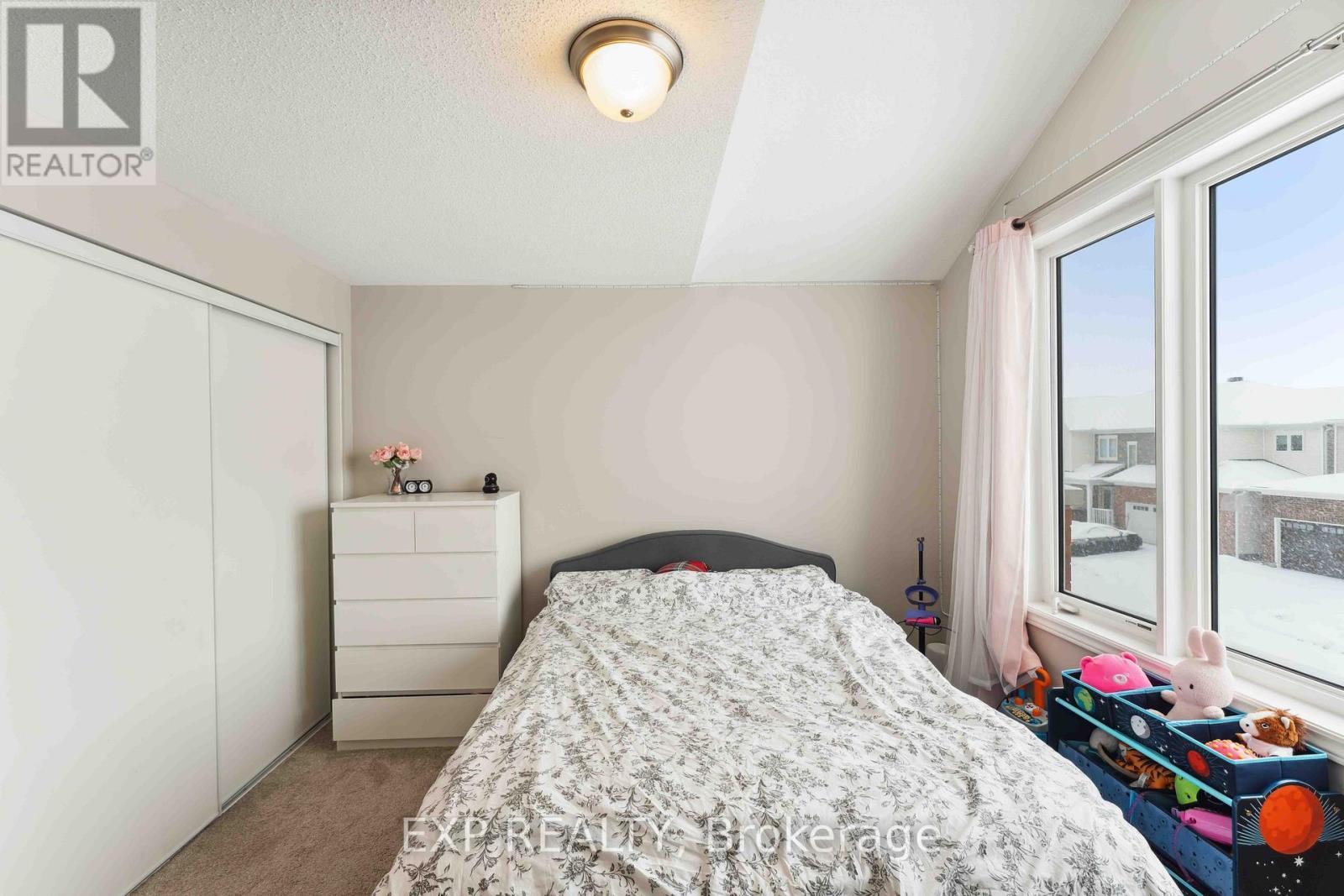 












107 AUBRAIS CRESCENT

,
Ottawa,




Ontario
K1W0M9

