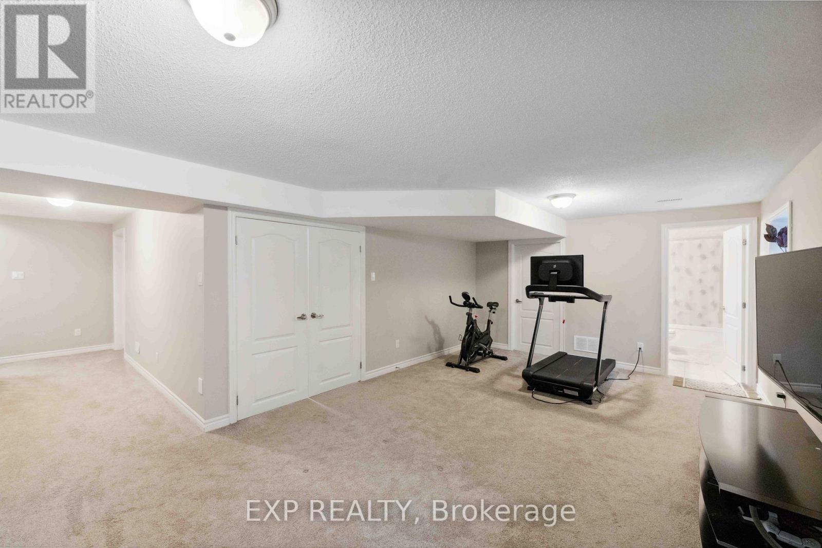 












107 AUBRAIS CRESCENT

,
Ottawa,




Ontario
K1W0M9

