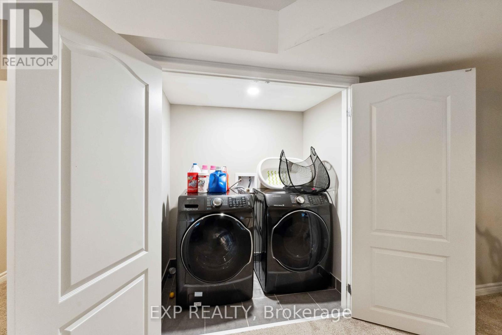 












107 AUBRAIS CRESCENT

,
Ottawa,




Ontario
K1W0M9

