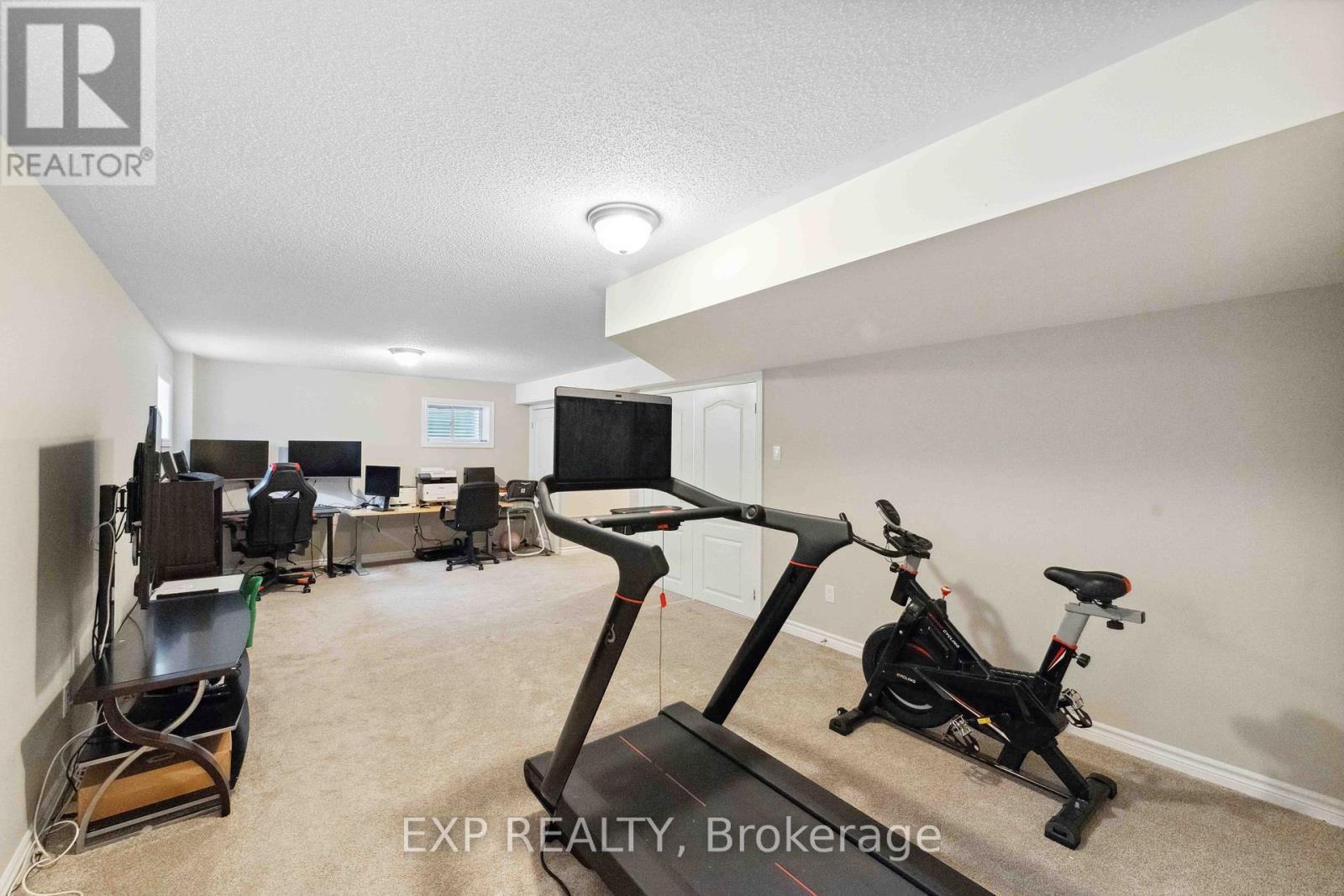 












107 AUBRAIS CRESCENT

,
Ottawa,




Ontario
K1W0M9

