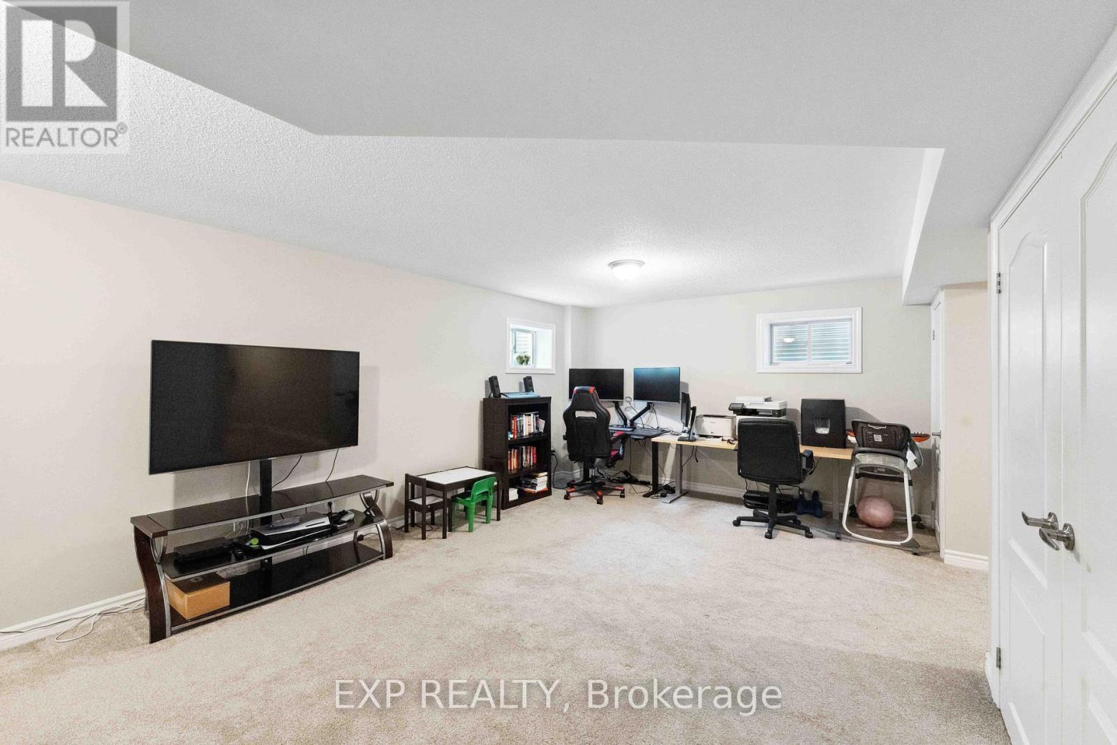 












107 AUBRAIS CRESCENT

,
Ottawa,




Ontario
K1W0M9

