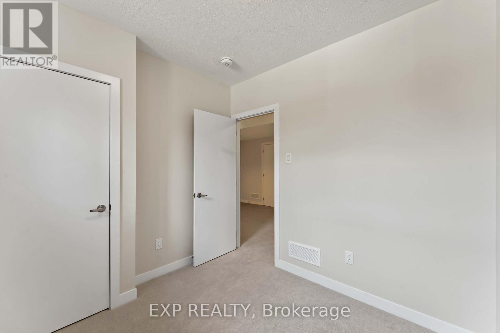 












209 SPECKLED ALDER ROW

,
Ottawa,




Ontario
K2J7G8

