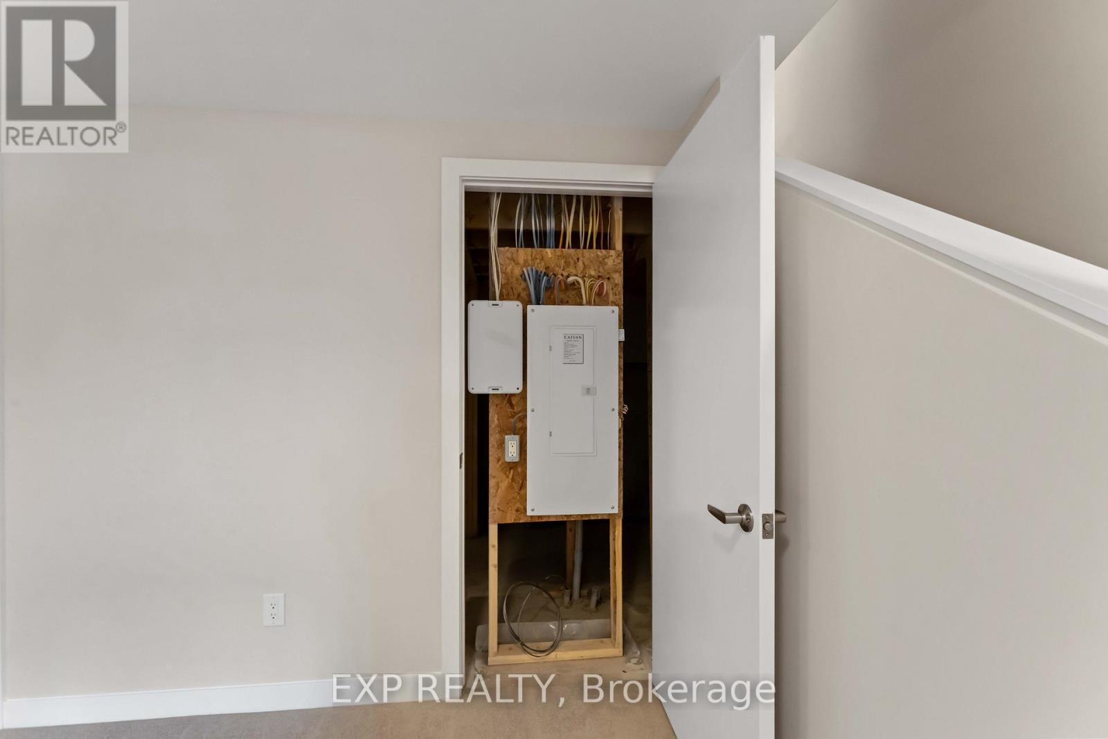 












209 SPECKLED ALDER ROW

,
Ottawa,




Ontario
K2J7G8

