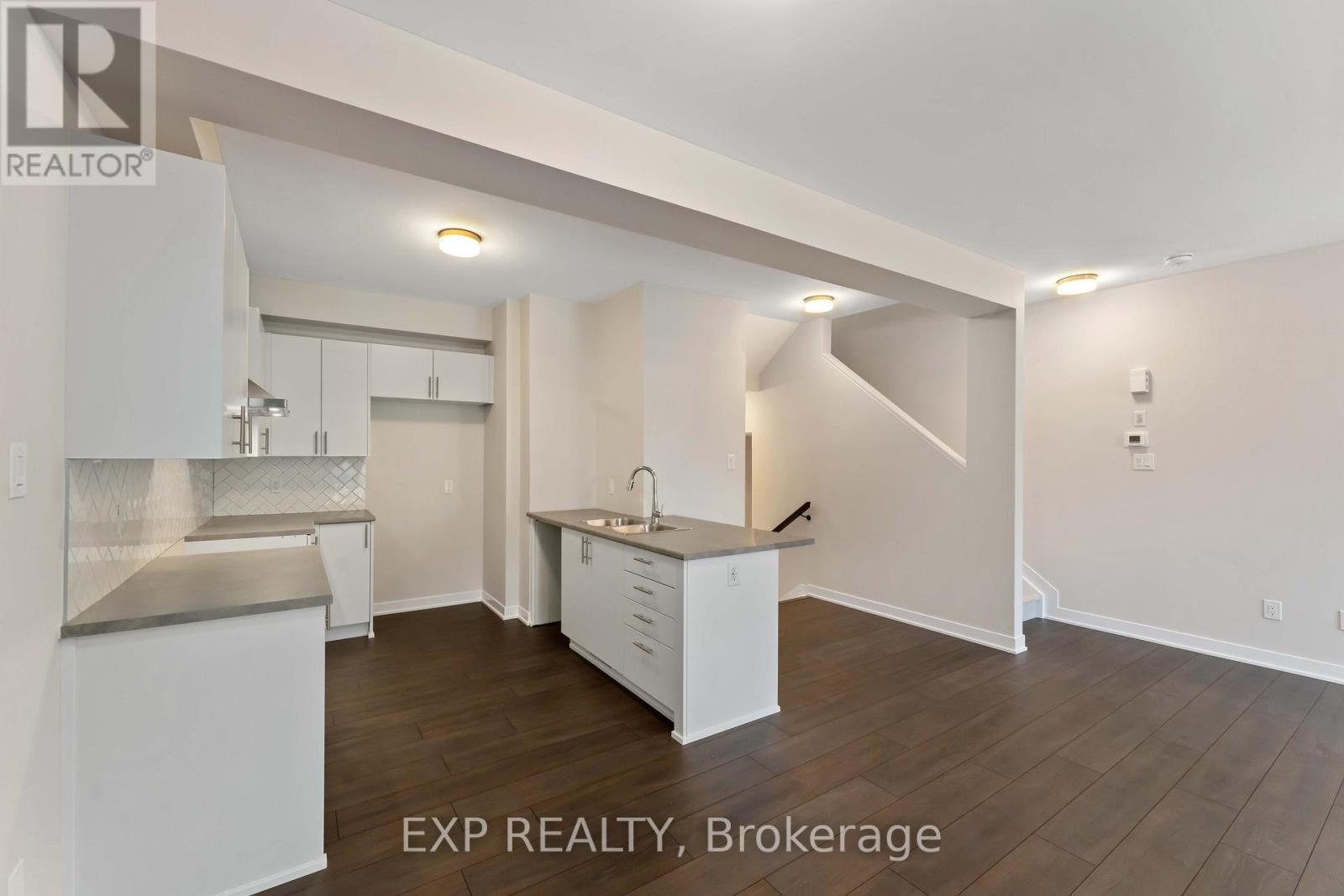 












209 SPECKLED ALDER ROW

,
Ottawa,




Ontario
K2J7G8

