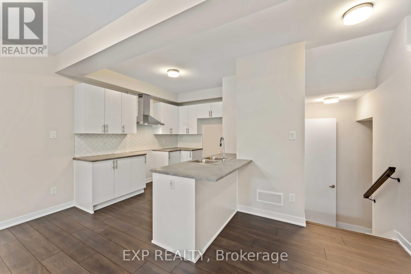 












209 SPECKLED ALDER ROW

,
Ottawa,




Ontario
K2J7G8

