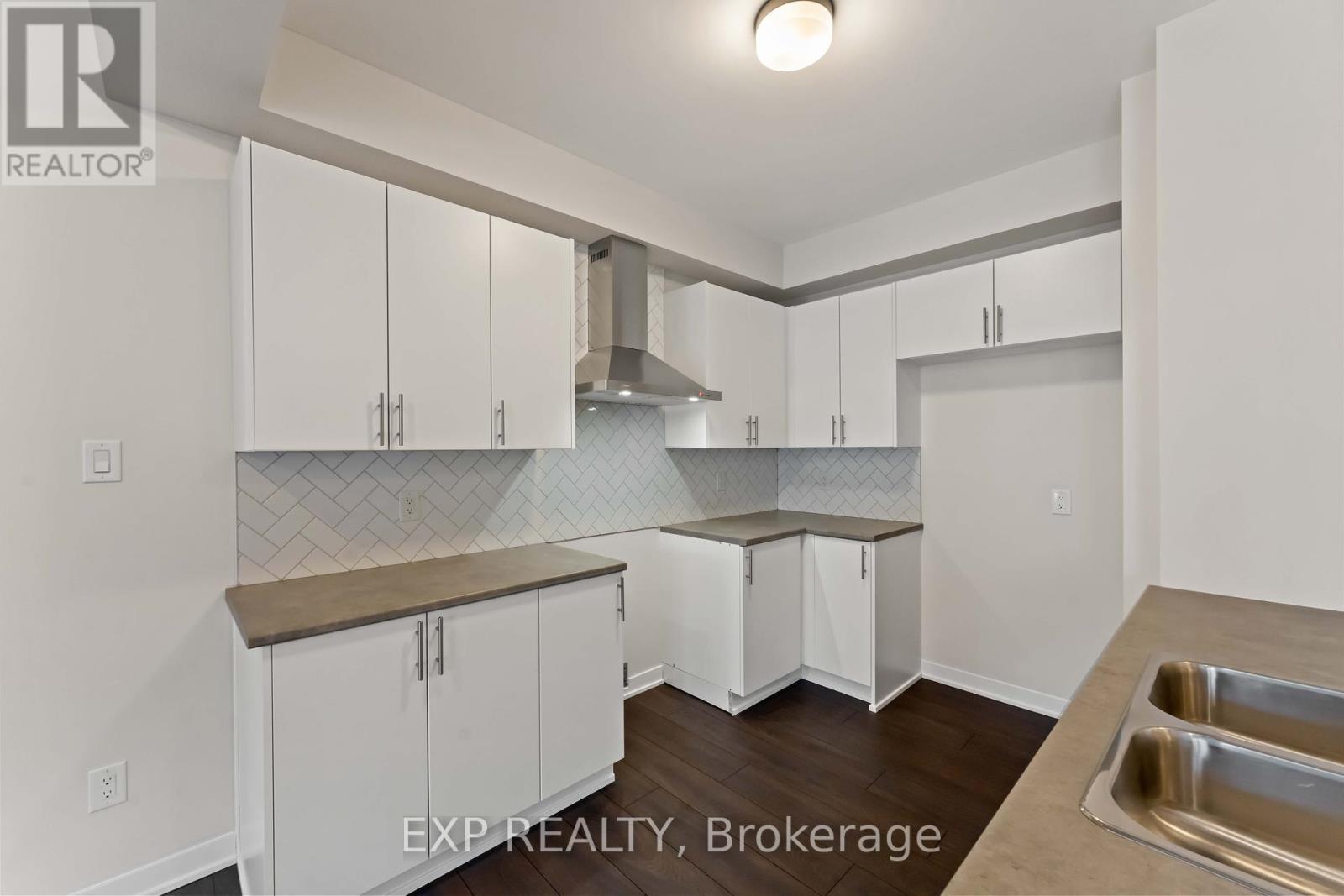 












209 SPECKLED ALDER ROW

,
Ottawa,




Ontario
K2J7G8


