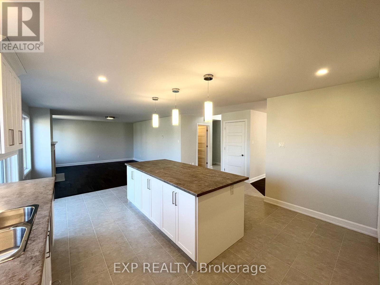 












827 SOLIDEX PLACE

,
Russell,




Ontario
K4R0C7

