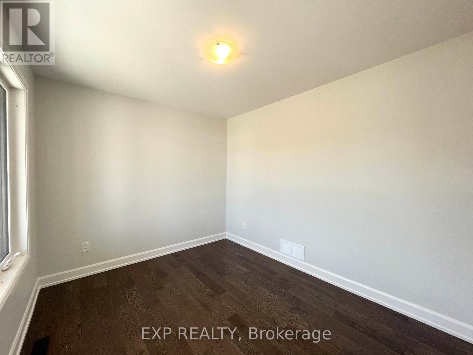 












827 SOLIDEX PLACE

,
Russell,




Ontario
K4R0C7

