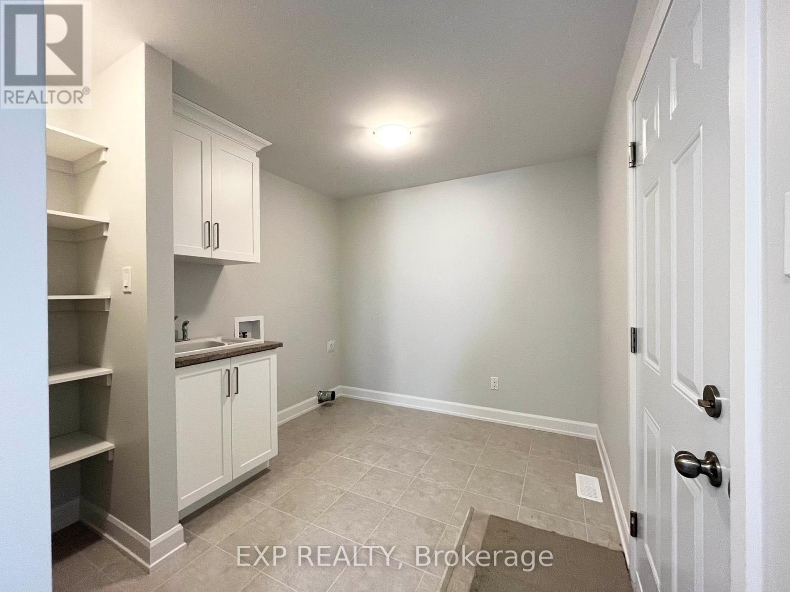 












827 SOLIDEX PLACE

,
Russell,




Ontario
K4R0C7

