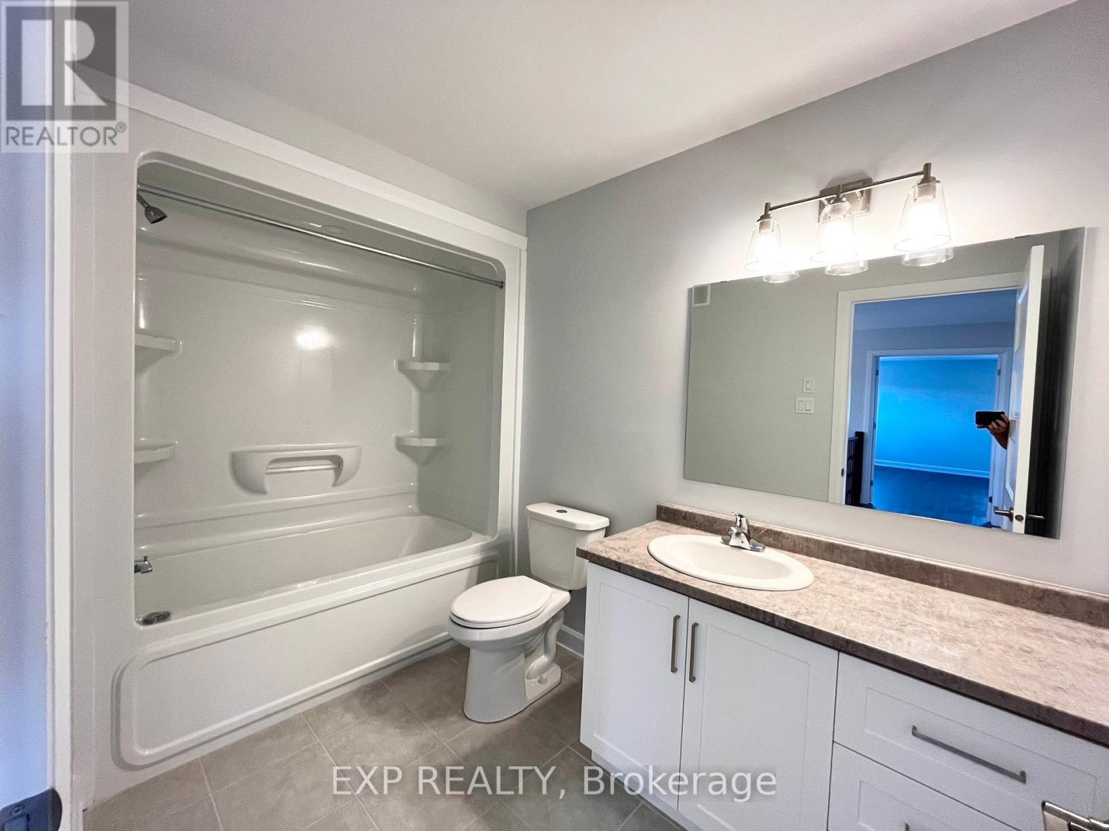 












827 SOLIDEX PLACE

,
Russell,




Ontario
K4R0C7

