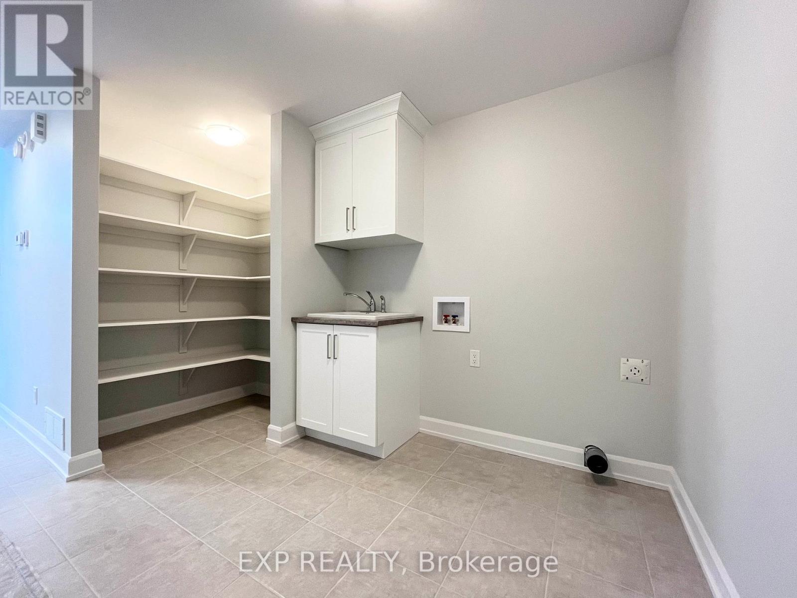 












827 SOLIDEX PLACE

,
Russell,




Ontario
K4R0C7

