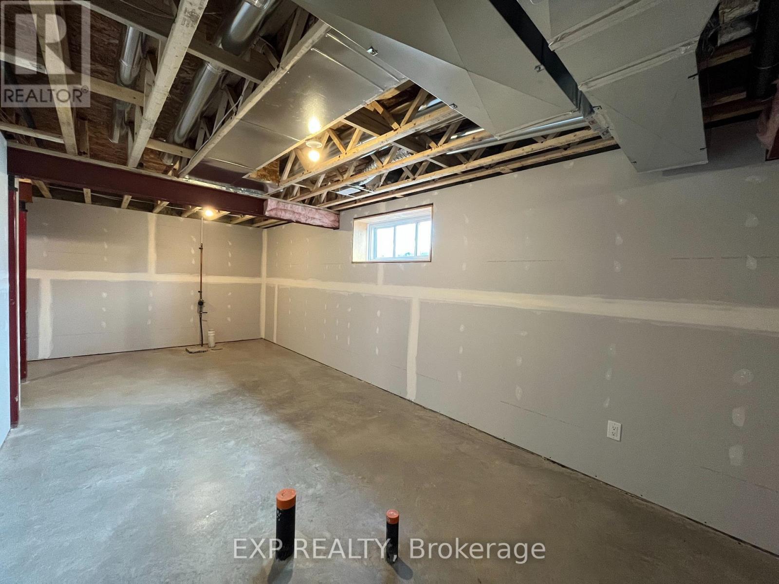 












827 SOLIDEX PLACE

,
Russell,




Ontario
K4R0C7

