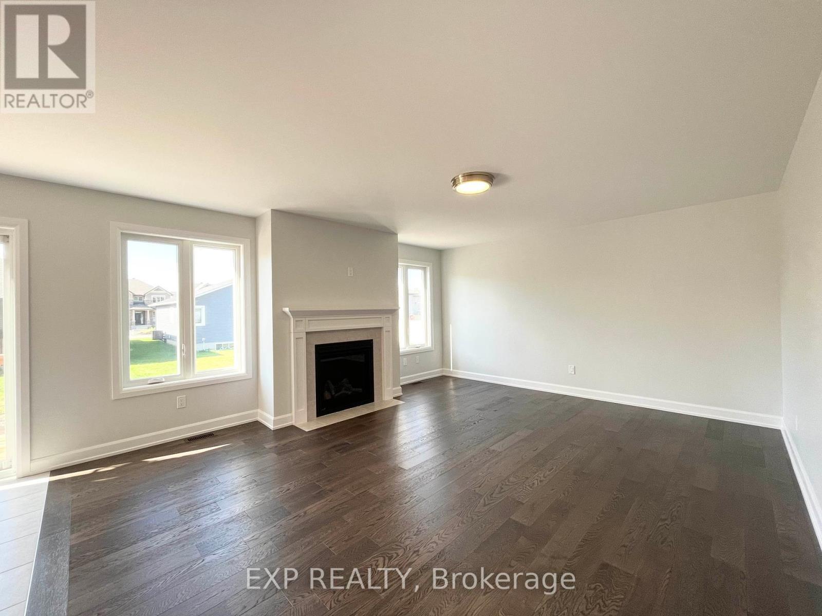 












827 SOLIDEX PLACE

,
Russell,




Ontario
K4R0C7

