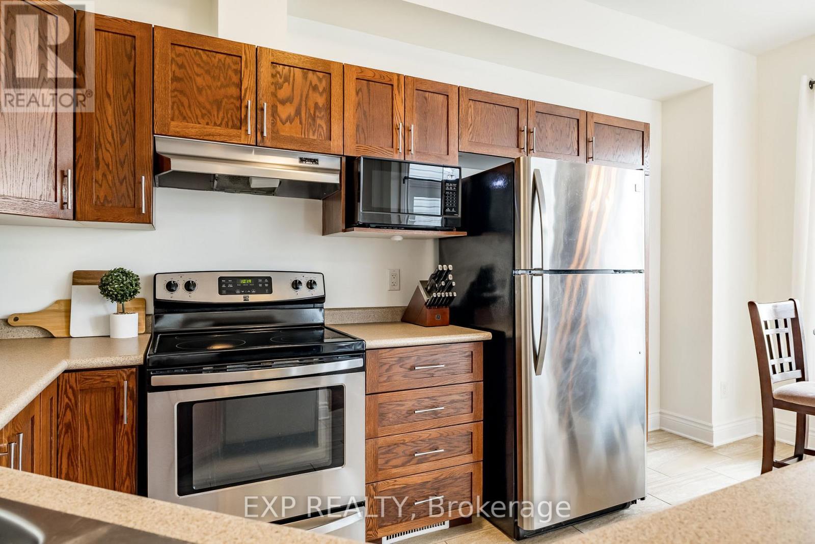 












24 DESMOND TRUDEAU DRIVE

,
Arnprior,




Ontario
K7S0G5

