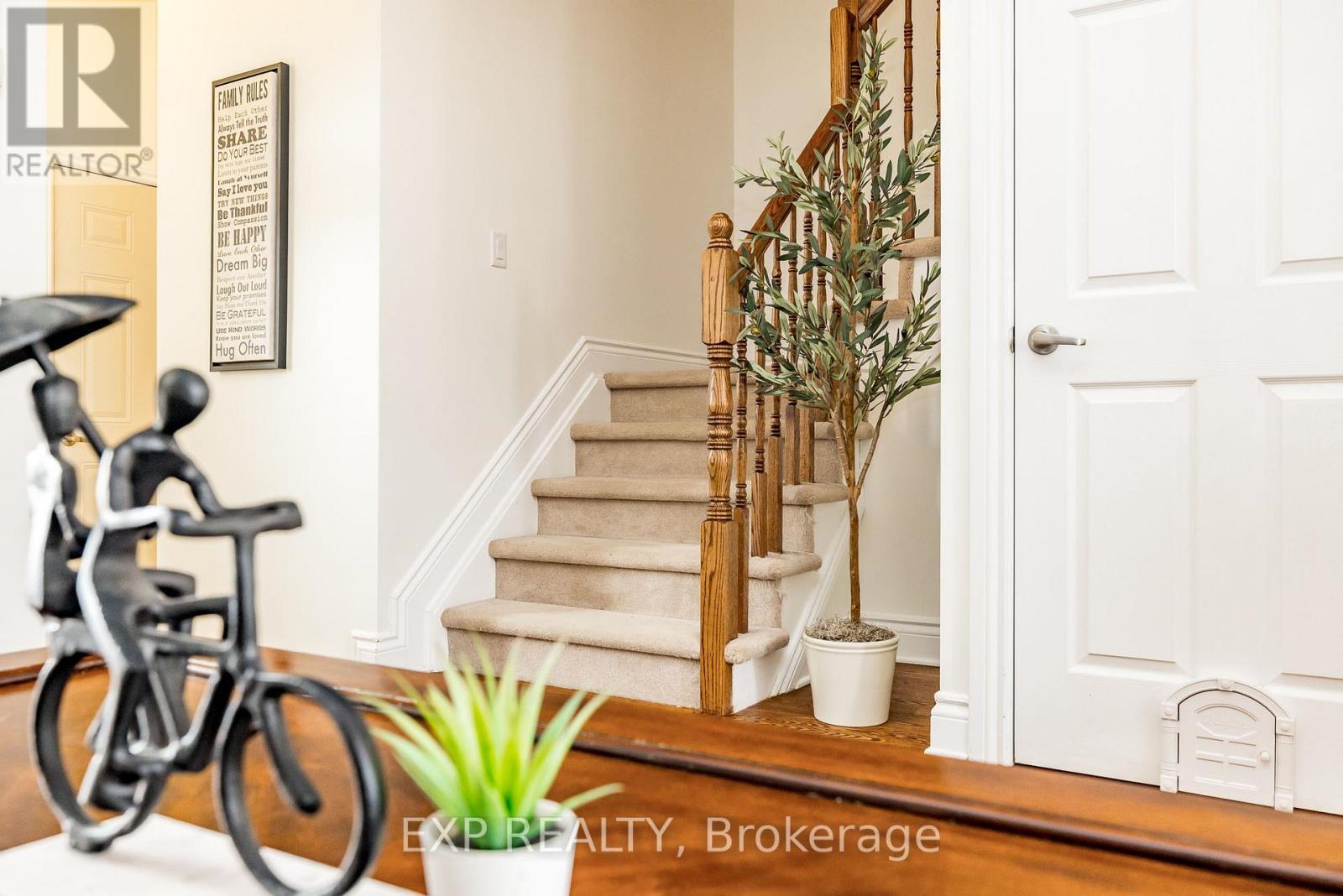 












24 DESMOND TRUDEAU DRIVE

,
Arnprior,




Ontario
K7S0G5

