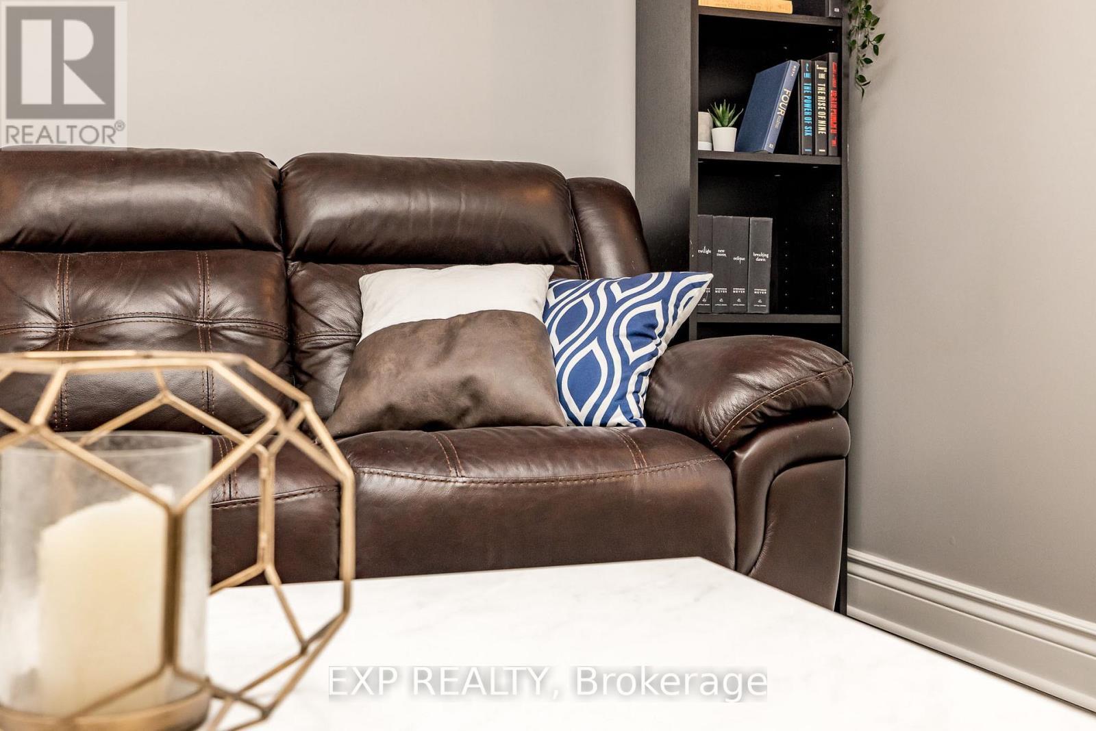 












24 DESMOND TRUDEAU DRIVE

,
Arnprior,




Ontario
K7S0G5


