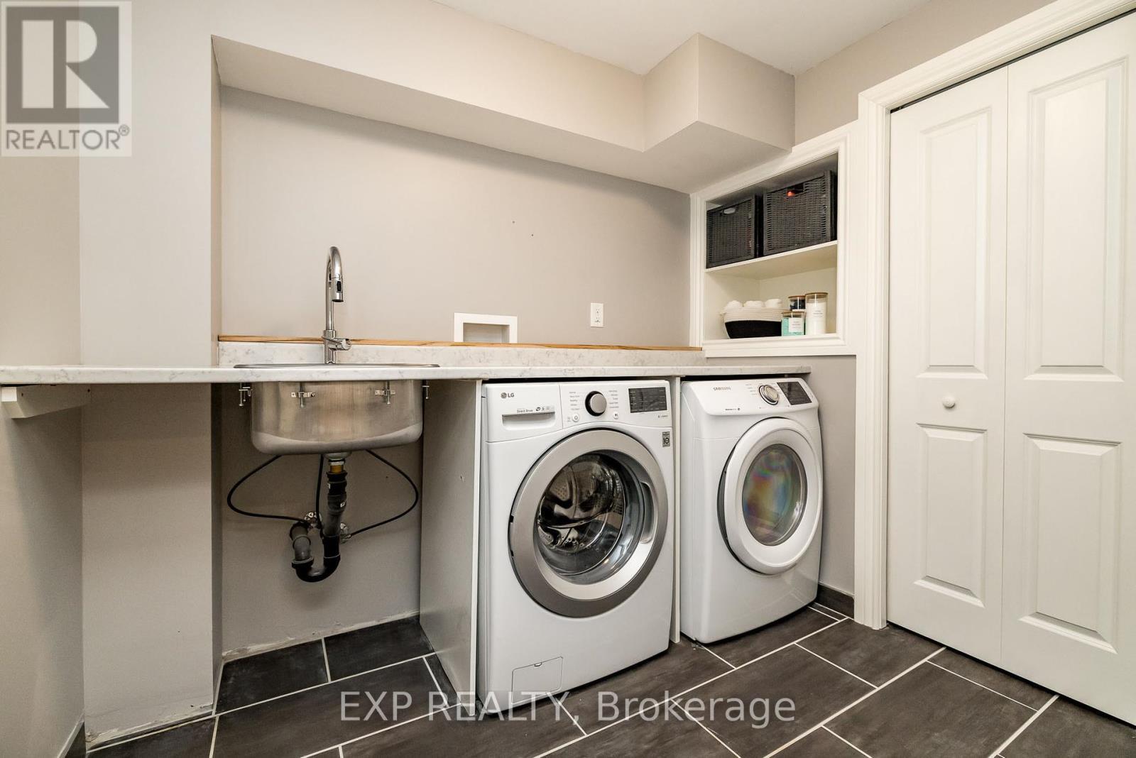 












24 DESMOND TRUDEAU DRIVE

,
Arnprior,




Ontario
K7S0G5

