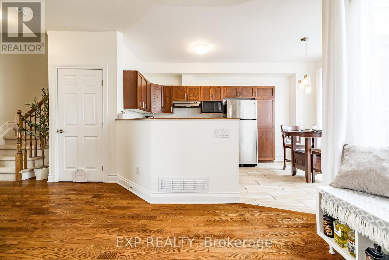 












24 DESMOND TRUDEAU DRIVE

,
Arnprior,




Ontario
K7S0G5

