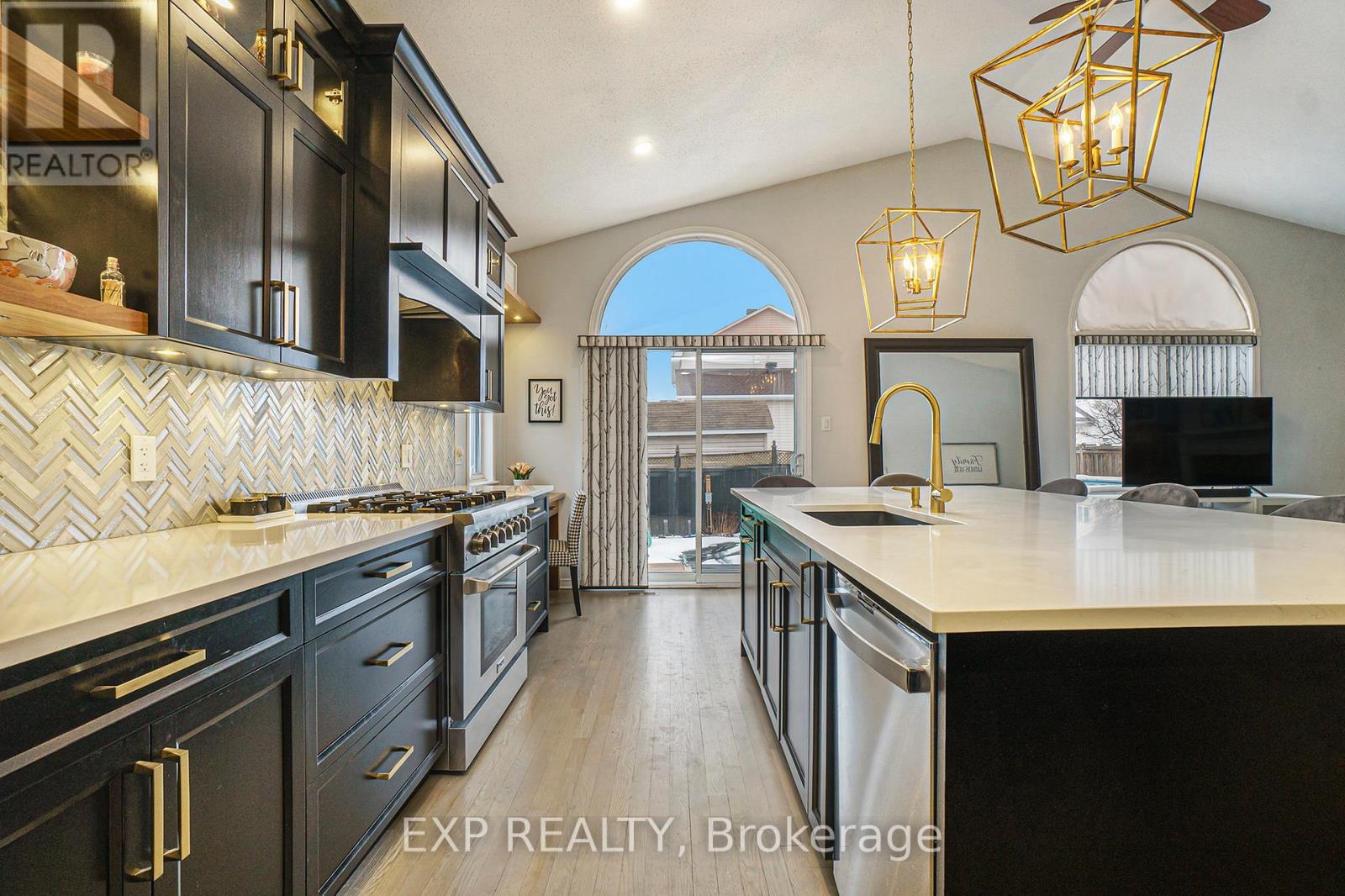 












2178 NANTES STREET

,
Ottawa,




Ontario
K4A4E5

