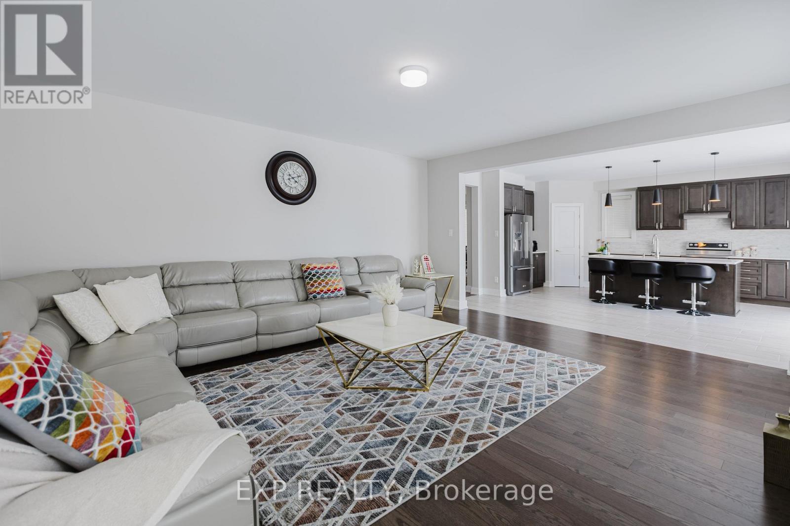 












324 MEYNELL ROAD

,
Ottawa,




Ontario
K0A2Z0

