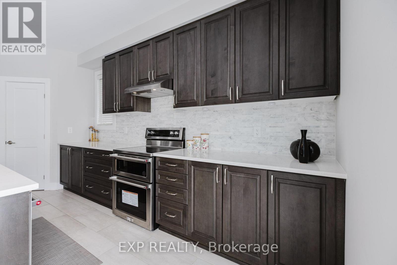 












324 MEYNELL ROAD

,
Ottawa,




Ontario
K0A2Z0

