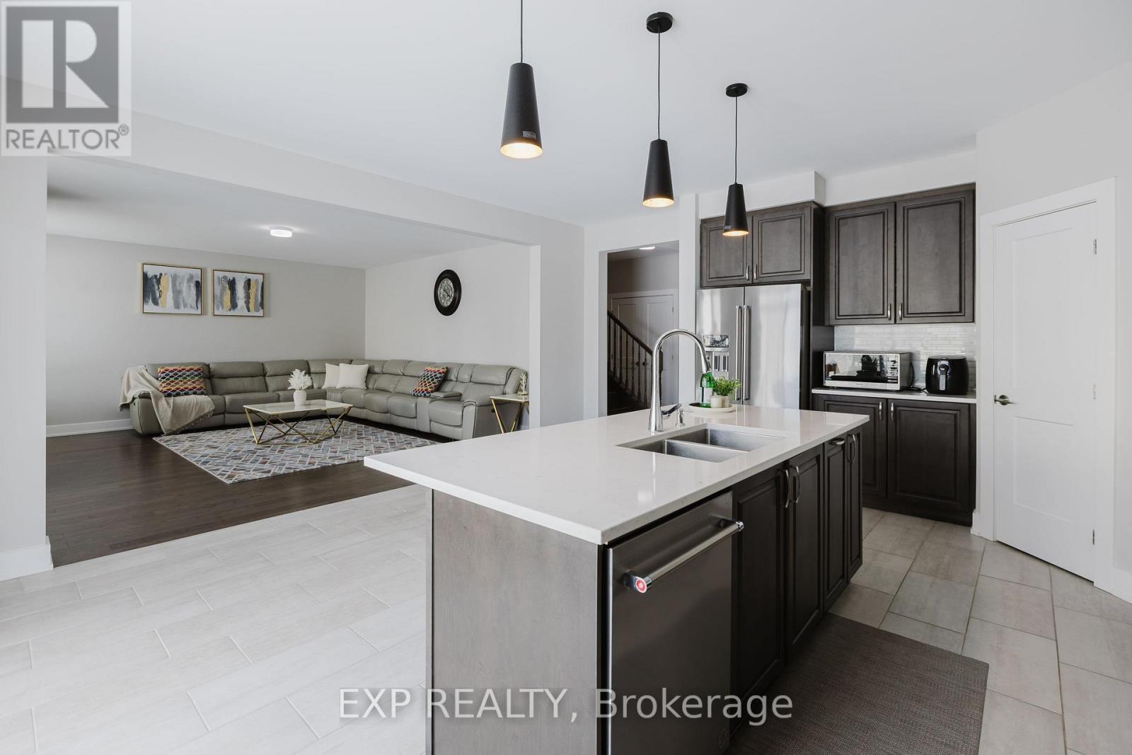 












324 MEYNELL ROAD

,
Ottawa,




Ontario
K0A2Z0

