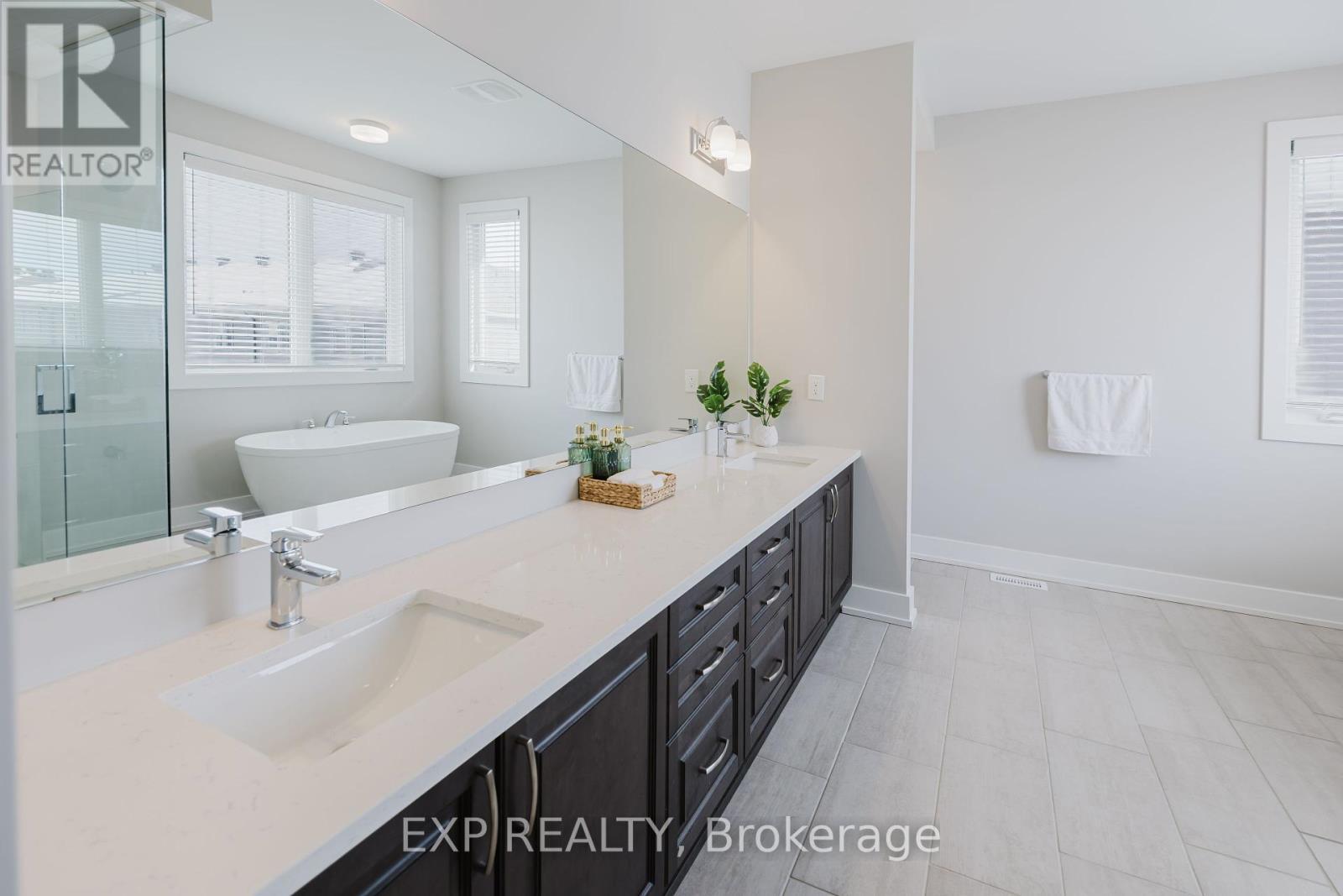 












324 MEYNELL ROAD

,
Ottawa,




Ontario
K0A2Z0

