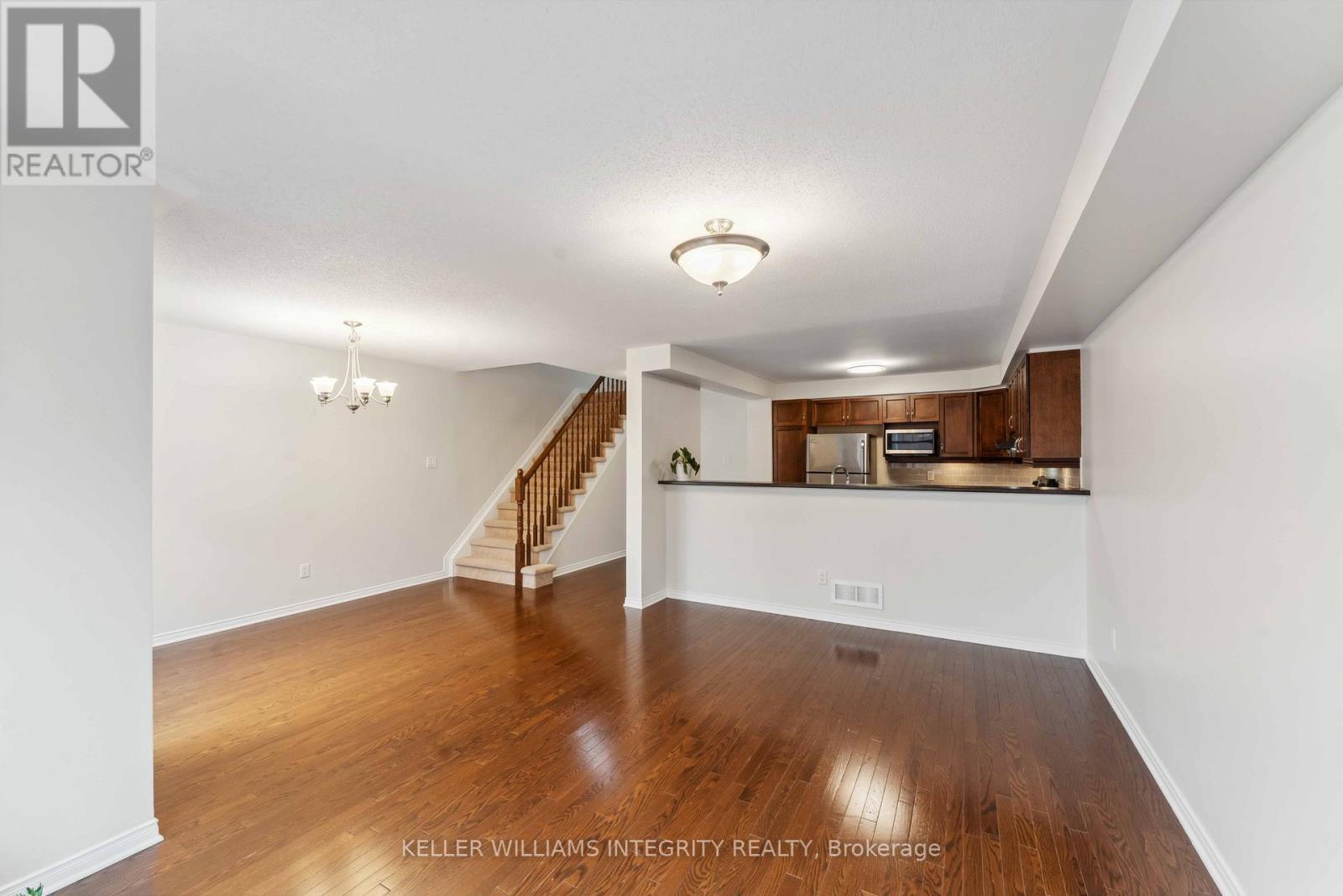 












136 QUITO PRIVATE

,
Ottawa,




Ontario
K2E0A7


