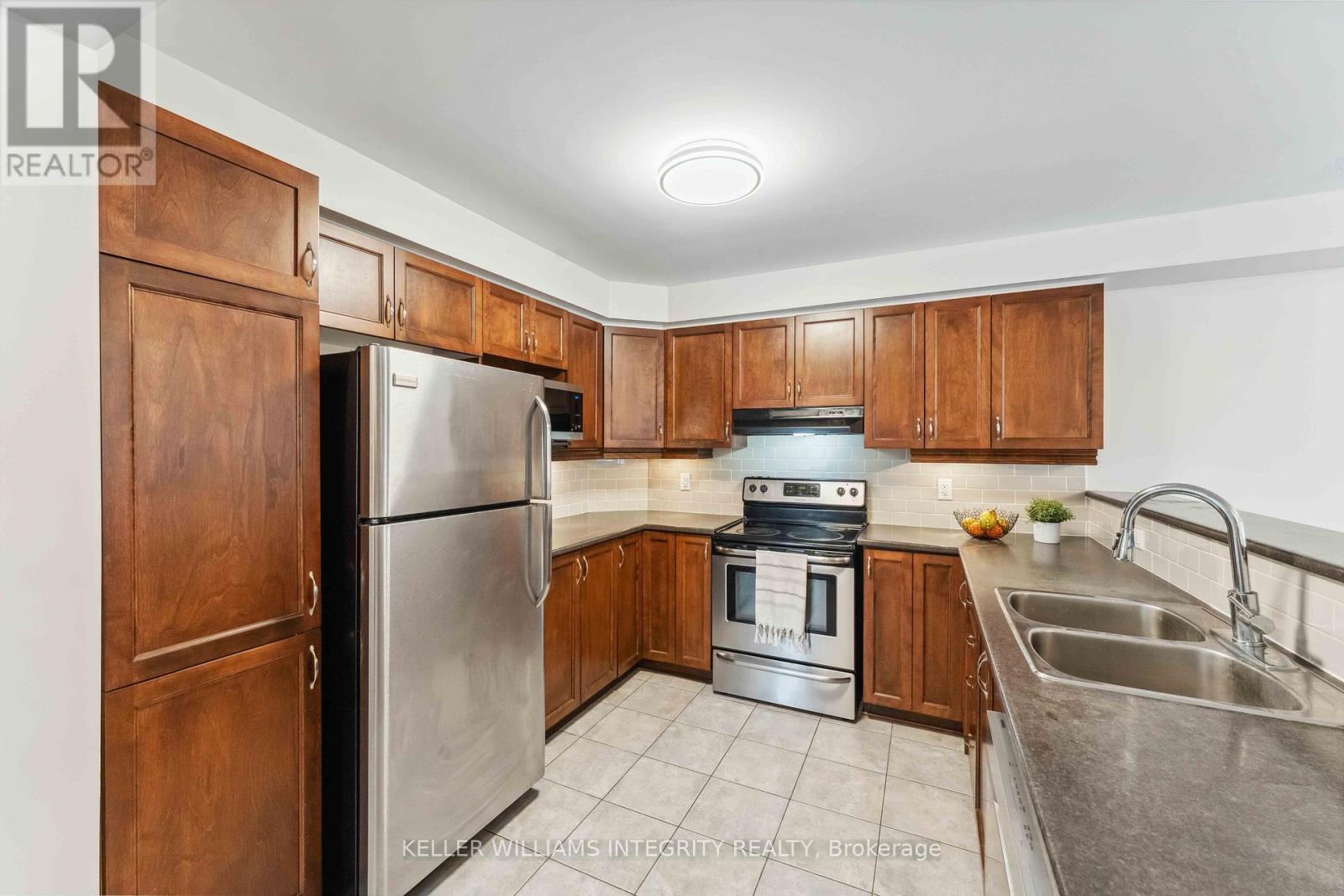 












136 QUITO PRIVATE

,
Ottawa,




Ontario
K2E0A7

