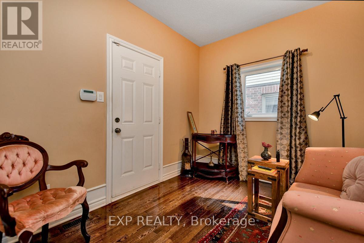 












135 RIVERSEDGE CRESCENT

,
Ottawa,




Ontario
K1V0Z8

