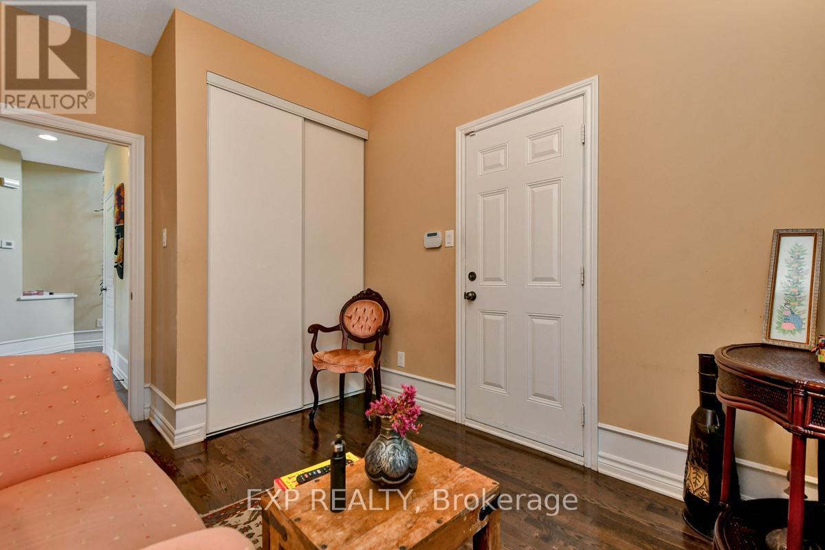 












135 RIVERSEDGE CRESCENT

,
Ottawa,




Ontario
K1V0Z8

