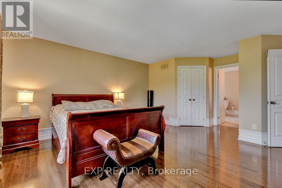 












135 RIVERSEDGE CRESCENT

,
Ottawa,




Ontario
K1V0Z8

