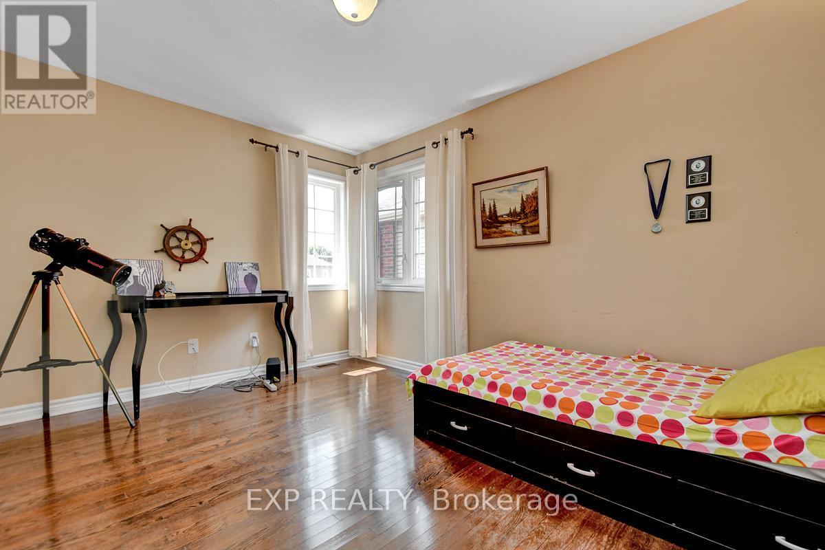 












135 RIVERSEDGE CRESCENT

,
Ottawa,




Ontario
K1V0Z8

