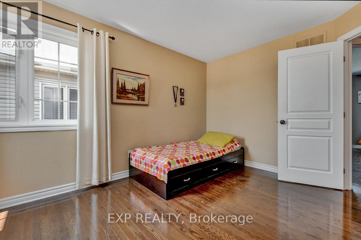 












135 RIVERSEDGE CRESCENT

,
Ottawa,




Ontario
K1V0Z8

