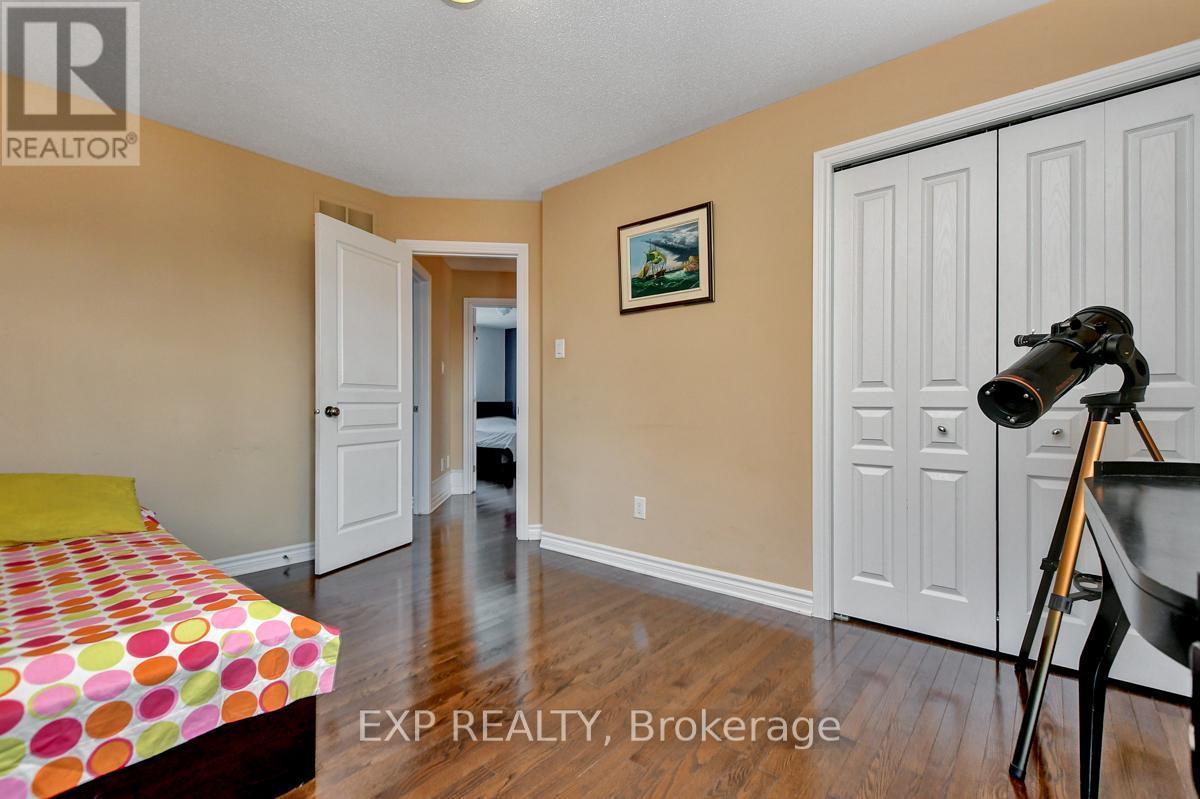 












135 RIVERSEDGE CRESCENT

,
Ottawa,




Ontario
K1V0Z8

