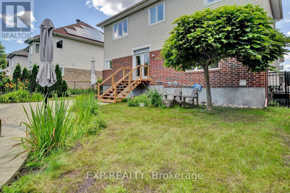 












135 RIVERSEDGE CRESCENT

,
Ottawa,




Ontario
K1V0Z8


