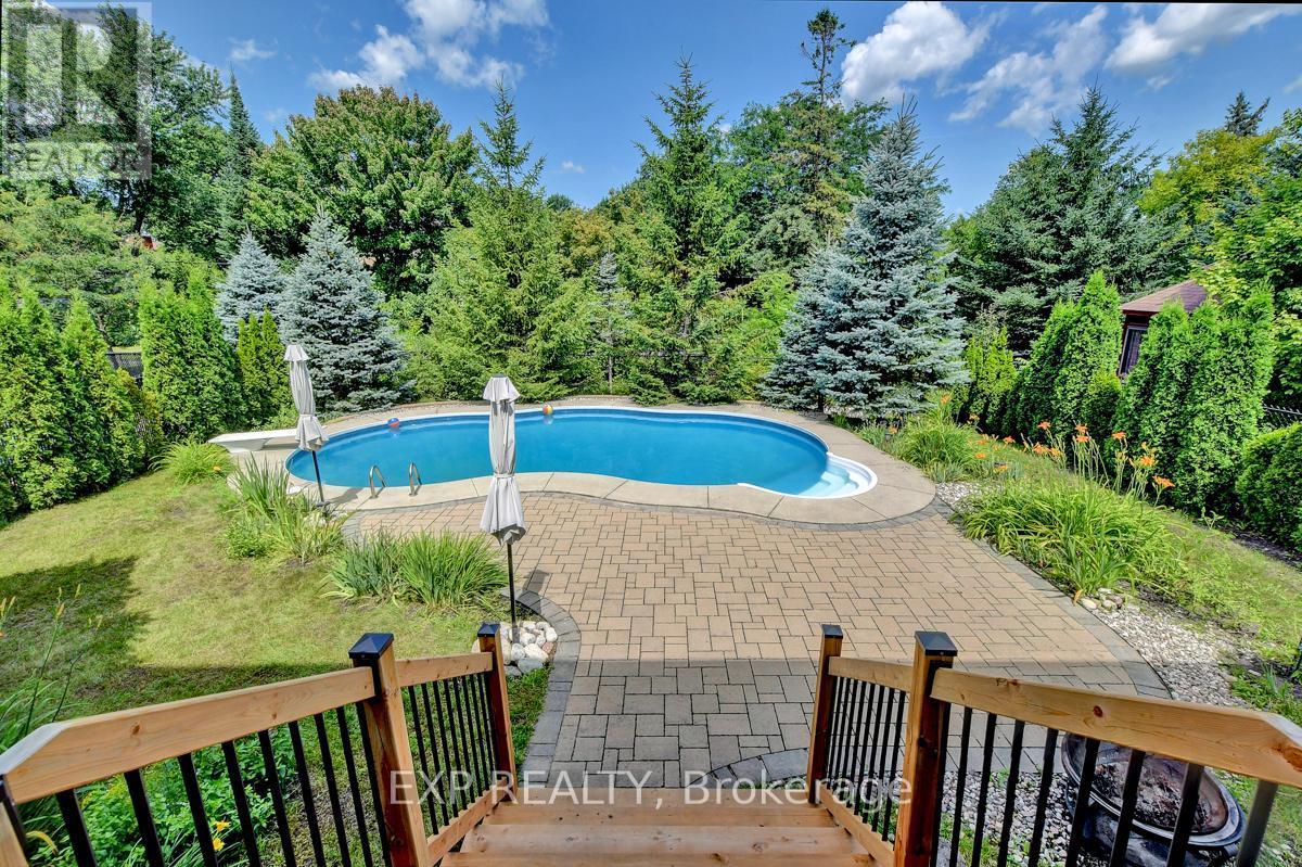 












135 RIVERSEDGE CRESCENT

,
Ottawa,




Ontario
K1V0Z8

