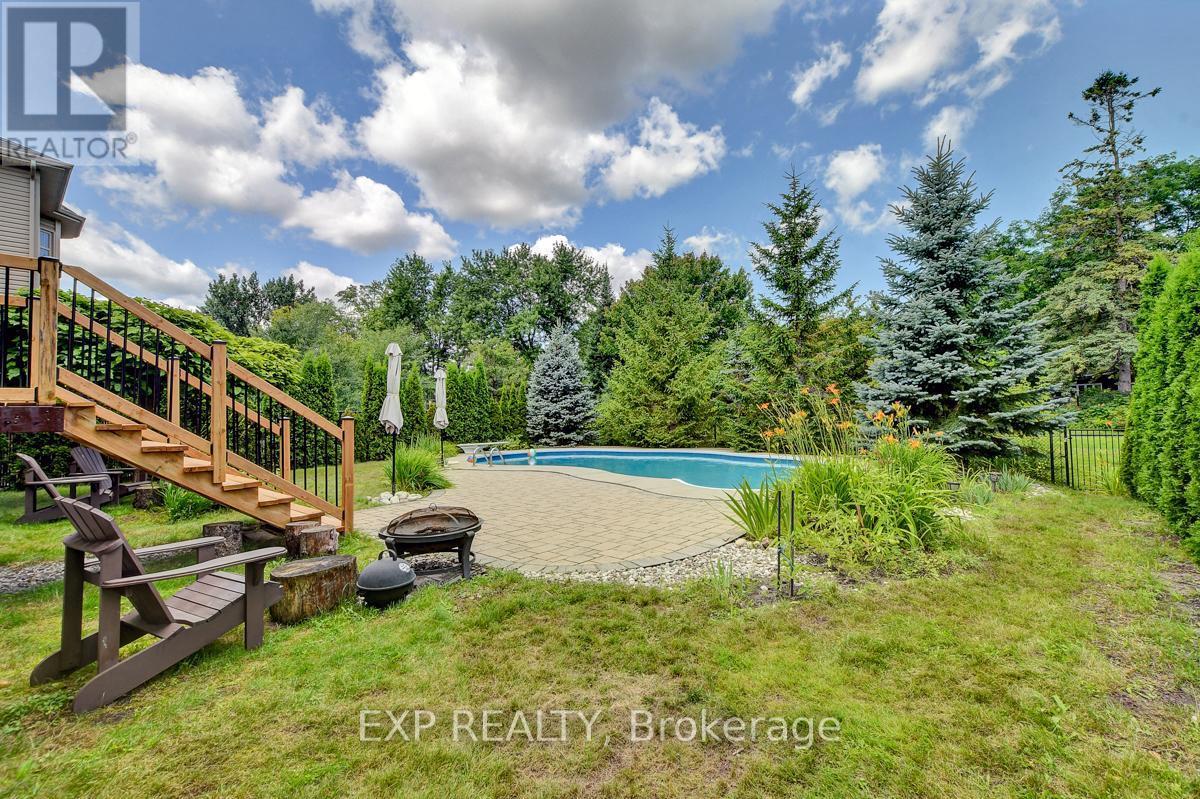 












135 RIVERSEDGE CRESCENT

,
Ottawa,




Ontario
K1V0Z8

