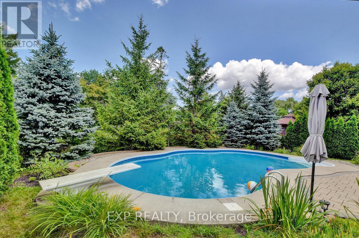 












135 RIVERSEDGE CRESCENT

,
Ottawa,




Ontario
K1V0Z8

