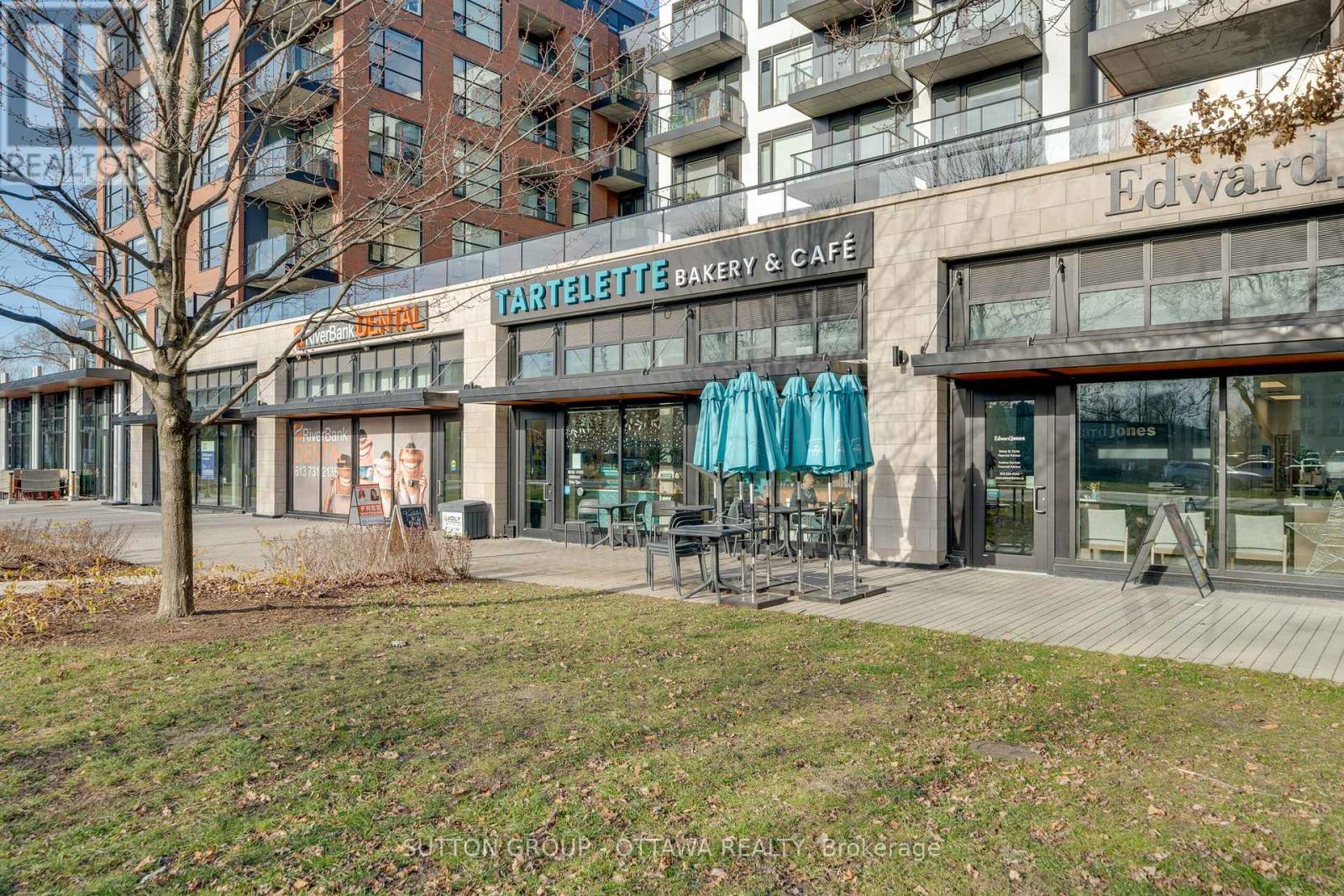 












201 - 11 AVENUE DES OBLATS AVENUE

,
Ottawa,




Ontario
K1S5V8

