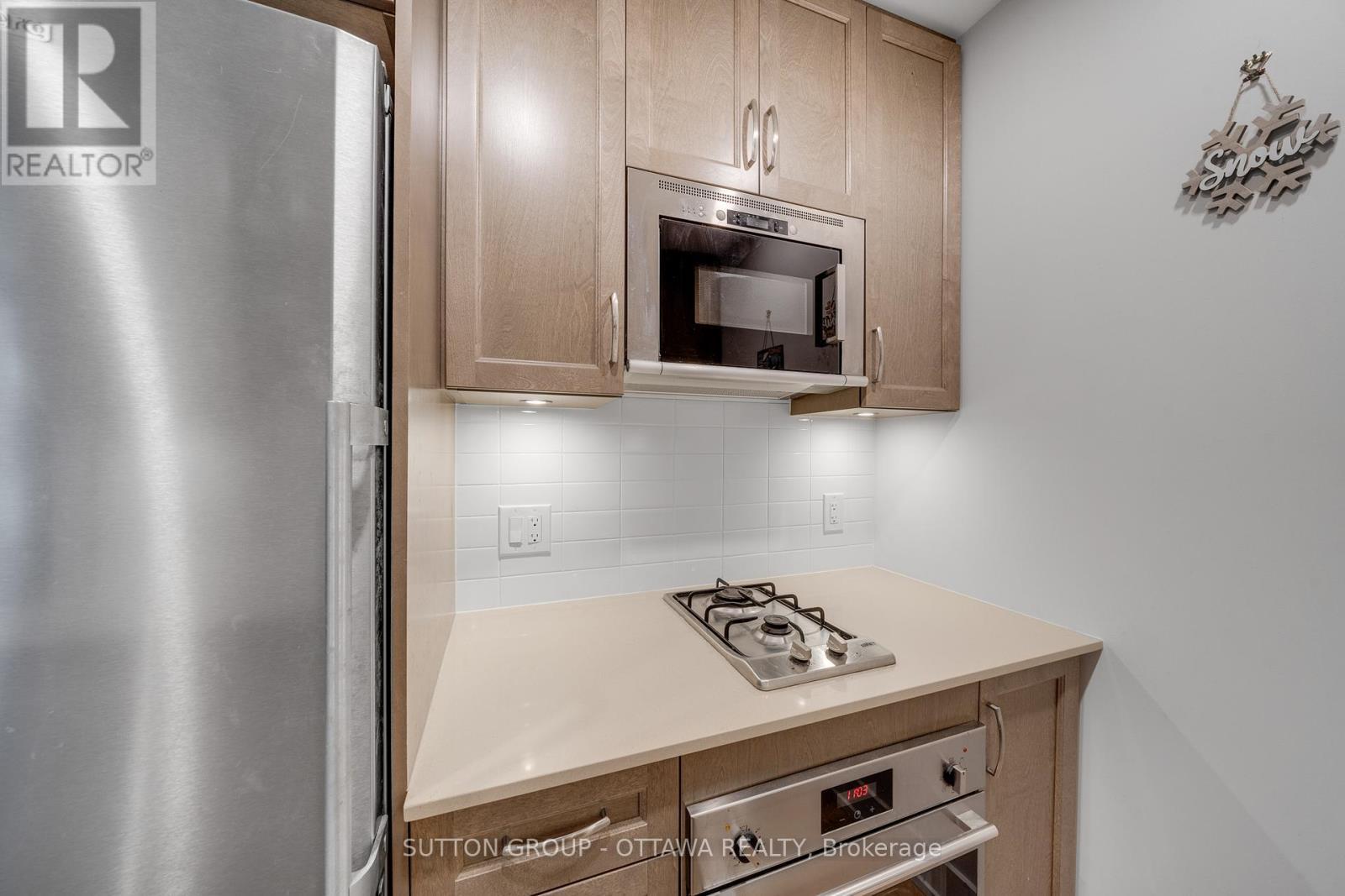 












201 - 11 AVENUE DES OBLATS AVENUE

,
Ottawa,




Ontario
K1S5V8

