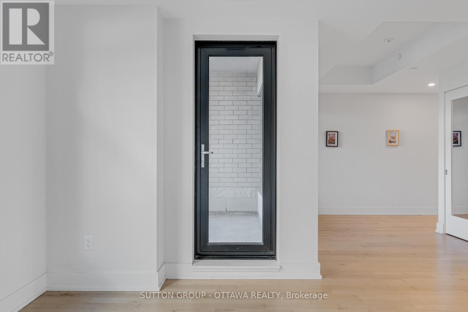 












201 - 11 AVENUE DES OBLATS AVENUE

,
Ottawa,




Ontario
K1S5V8

