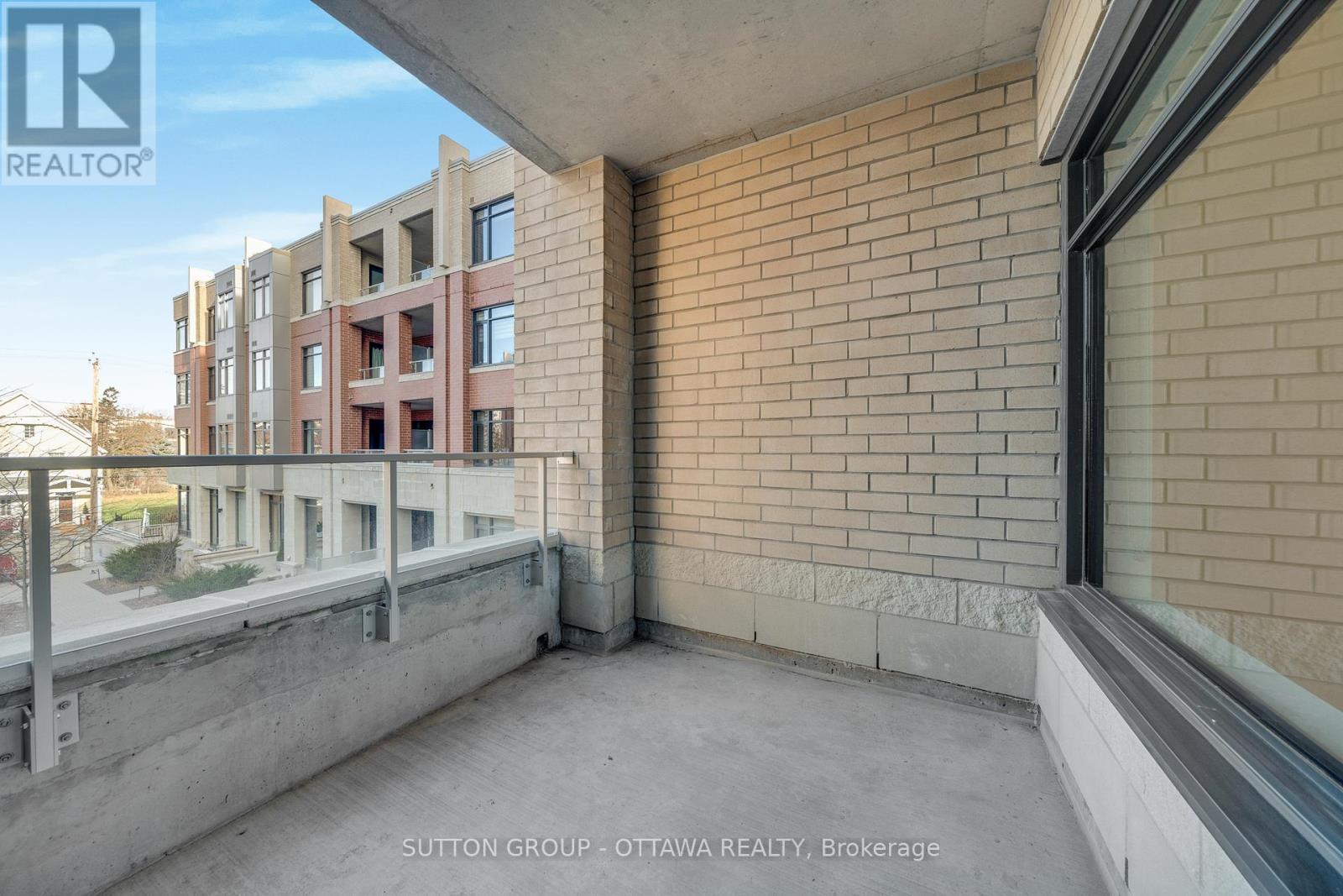 












201 - 11 AVENUE DES OBLATS AVENUE

,
Ottawa,




Ontario
K1S5V8

