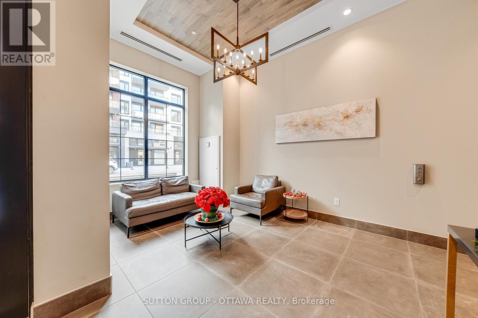












201 - 11 AVENUE DES OBLATS AVENUE

,
Ottawa,




Ontario
K1S5V8

